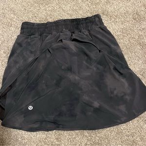 Hotty Hot High Rise Skort - size 8 black tie dye